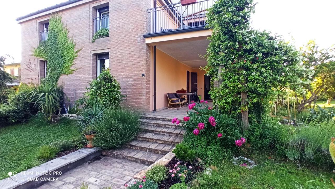 Casa Vincenzo 130 Mq Con Portico Ed Ingresso Esclusivo Dal Giardino Villa Felino Dış mekan fotoğraf